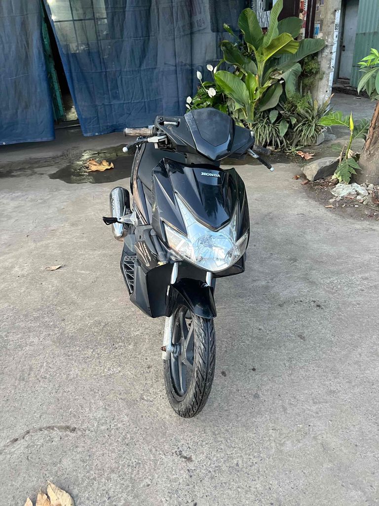 Honda Air Blade màu Đen. Mua bán Xe máy tại Thành phố Biên Hòa Đồng Nai được đăng bởi Minh hình 1