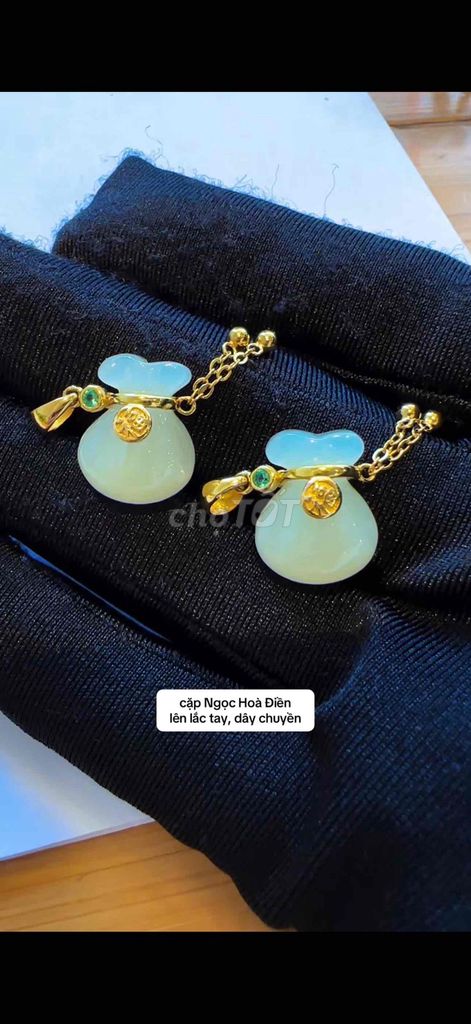 cặp Ngọc Hoà Điền lên lắc tay, dây chuyền