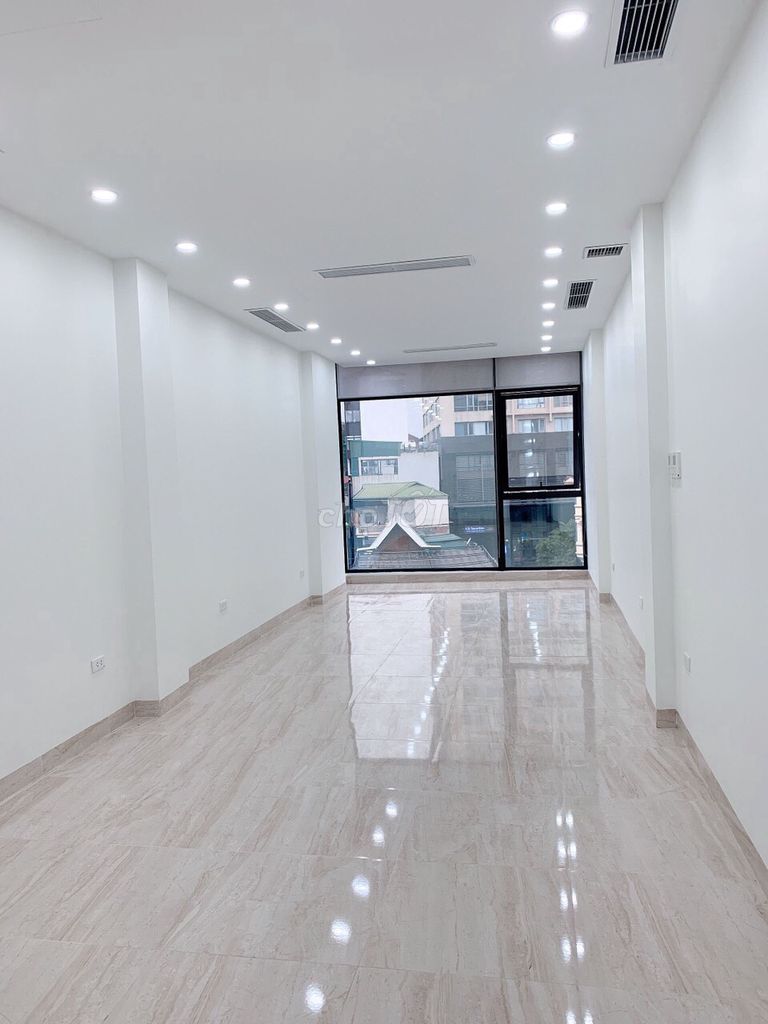 Cho thuê văn phòng phố nguyễn thiệp,dtsd 210m2,thông sàn,hk,hn