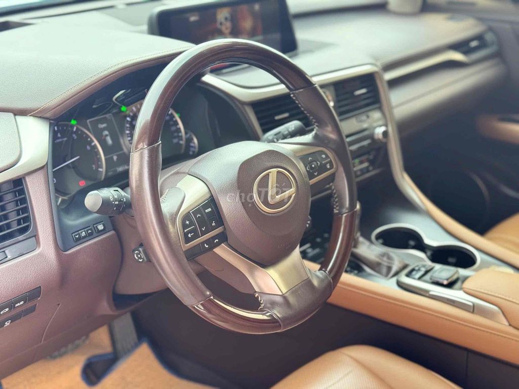 Lexus RX350 2018 Trắng 75.000 km. Mua bán Ô tô tại Quận Long Biên Hà Nội được đăng bởi Trang Gala hình 18