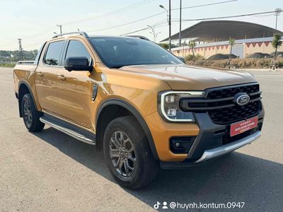 Ford Ranger Wildtrak 2023 Vàng 57000 km trả góp