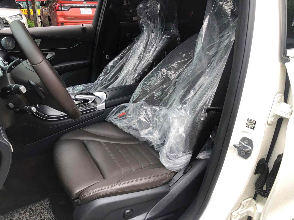 Mercedes Benz GLC Class 2*** km. Mua bán Ô tô tại Thành phố Thủ Đức Tp Hồ Chí Minh được đăng bởi Long hình 16