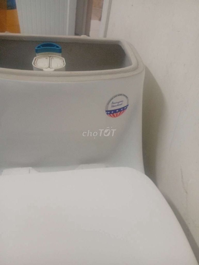 bồn cầu 1 khối men sáng đẹp