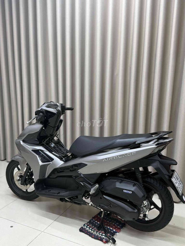 Honda Air Blade 2025 Bạc. Mua bán Xe máy tại Quận Thanh Khê Đà Nẵng được đăng bởi THẾ MẪN CHUYÊN XE LƯỚT CÓ BÁN TRẢ GÓP  hình 4