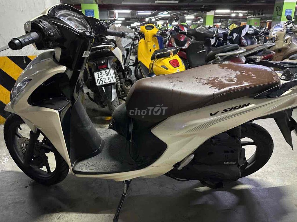 Honda Vision 2024 Vàng kem 3000 km. Mua bán Xe máy tại Quận Hai Bà Trưng Hà Nội được đăng bởi Hà Trần hình 3