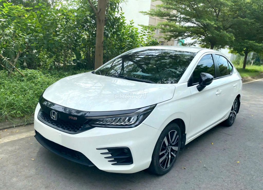 Honda City 2022 RS màu trắng siêu lướt - 18000 km