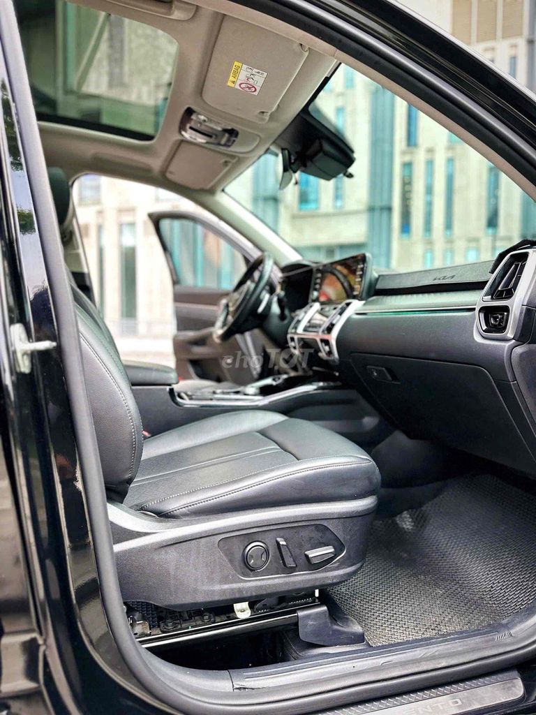 Kia Sorento 2022 Signature 2.2 AT AWD - 43000 km. Mua bán Ô tô tại Quận Cầu Giấy Hà Nội được đăng bởi Thái Hoàng Long Auto hình 10