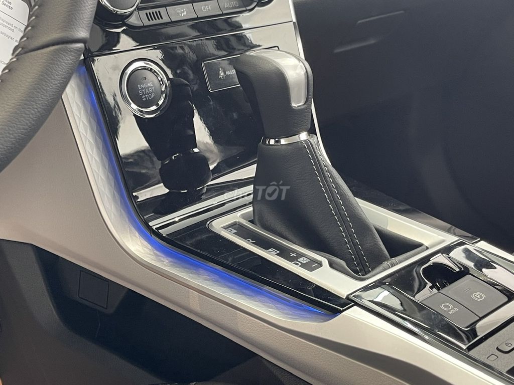 ✅Toyota Veloz Cross 2025 ✅Tặng 100% Thuế Trước Bạ. Mua bán Ô tô tại Thành phố Thủ Đức Tp Hồ Chí Minh được đăng bởi Toyota Hiroshima Tân Cảng Official hình 13