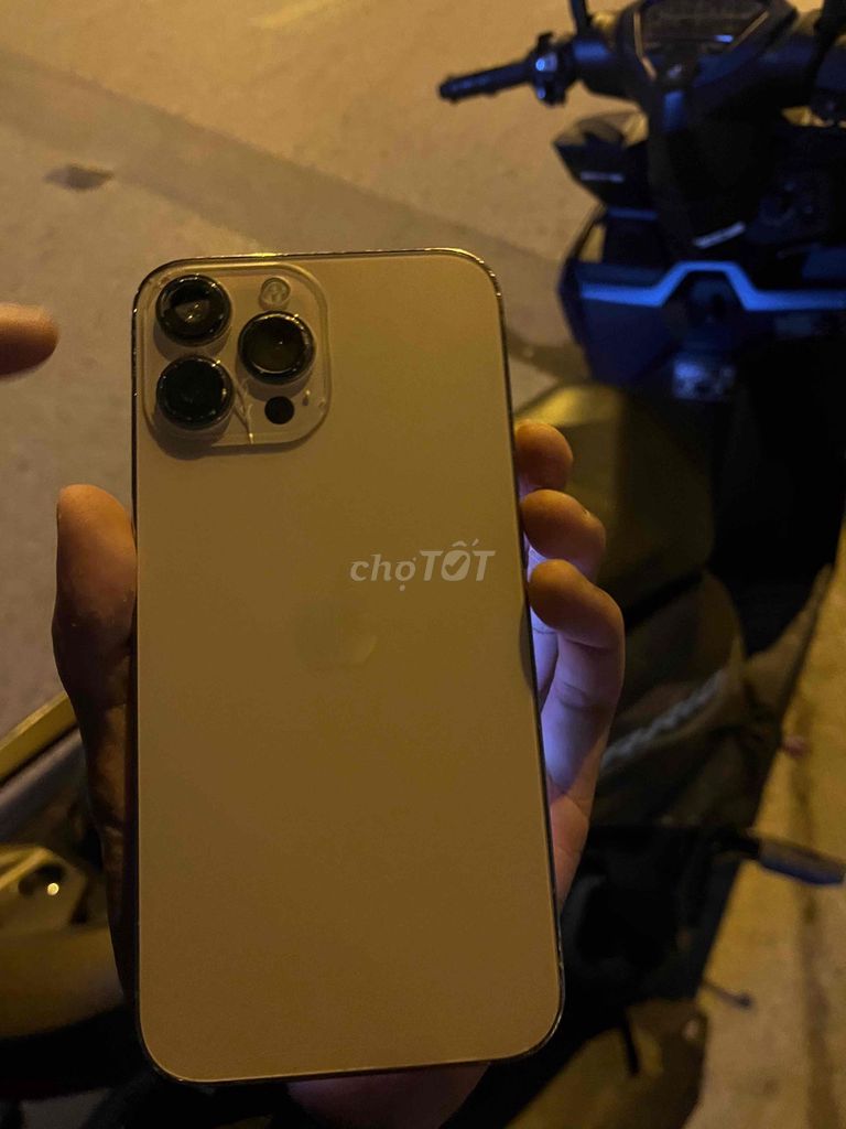 iphone 13 promax vỡ tí lưng còn lại zin. Mua bán Điện thoại tại Quận Bắc Từ Liêm Hà Nội được đăng bởi Sơn Suke hình 1