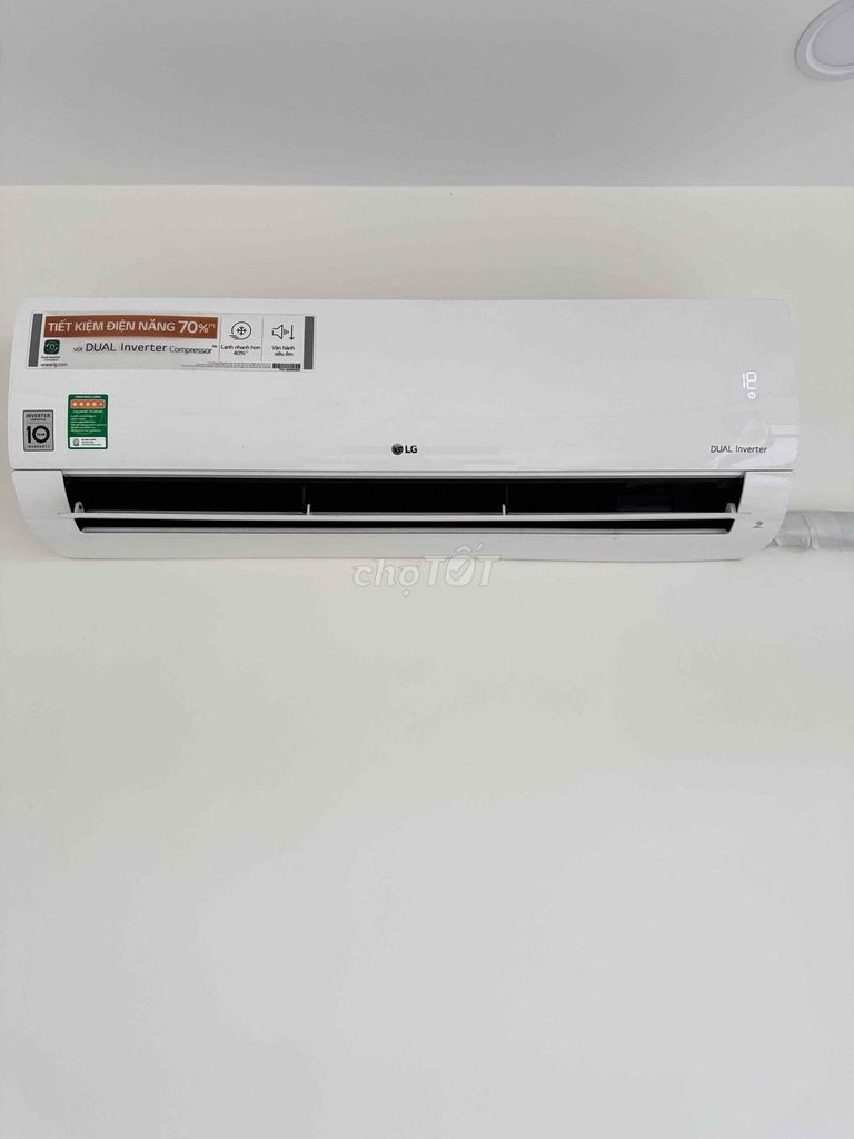 Máy lạnh LG model V18ENFN, 2HP