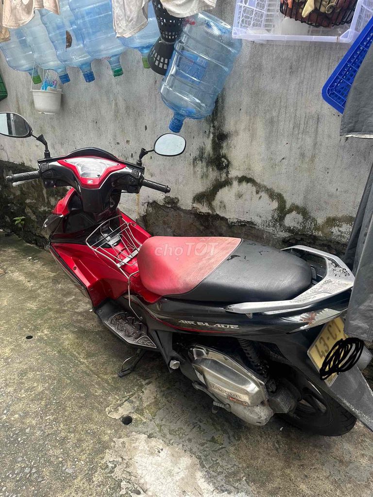 Honda Airblade красный, скутер