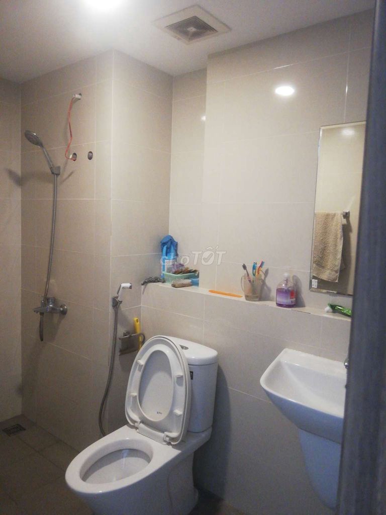 Ban can ho thuong mai 56m2 2pn imperial place 633 kinh duong vuong