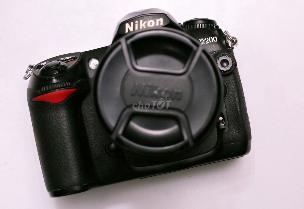 0904500510 - combo nikon D200+ 18-135mm