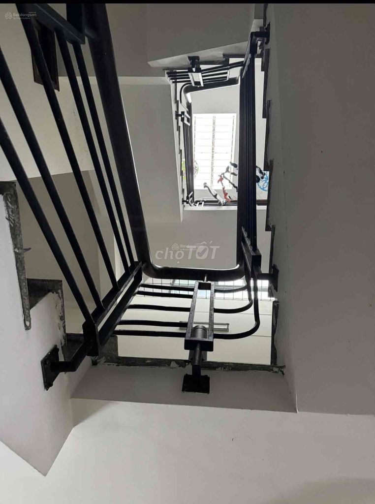 Nhà mặt tiền đường rộng 20m Nhà mặt tiền đường rộng 20m