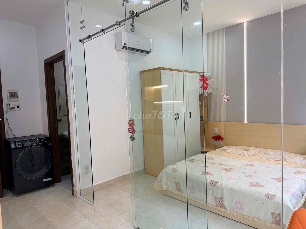 CHO THUÊ CĂN HỘ 1 PN MỚI 100% TÁCH BẾP FULL NỘI THẤT