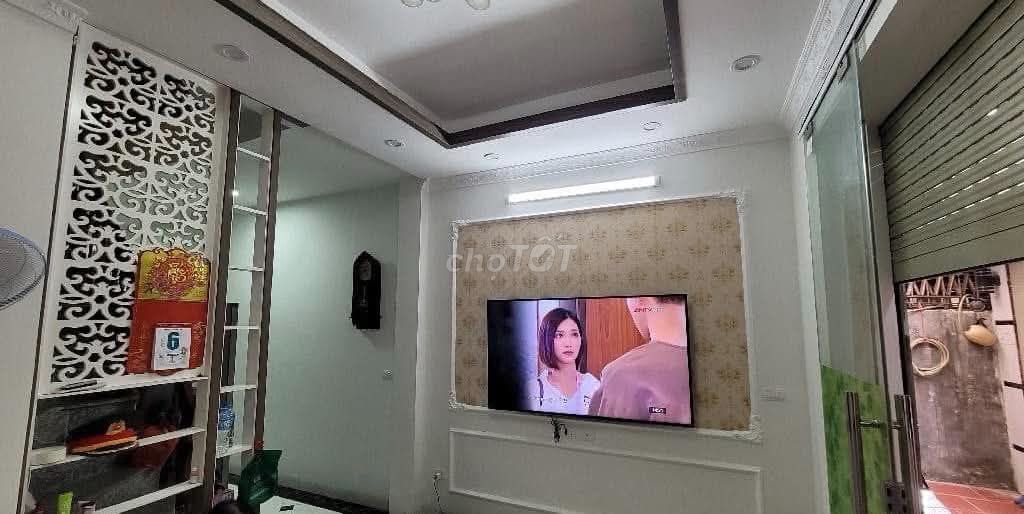 Cần bán nhà tam trinh, vị trí đắc địa đi ra đường lớn tam trinh