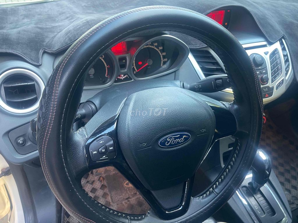 Ford Fiesta 2011 1.6 AT Hatchback - 95000 km. Mua bán Ô tô tại Quận Thốt Nốt Cần Thơ được đăng bởi aha hình 8