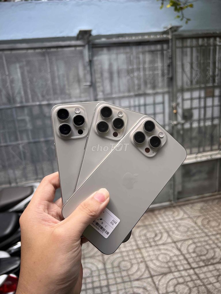 Apple iPhone 15 Pro Max 256GB Titan. Mua bán Điện thoại tại Quận 11 Tp Hồ Chí Minh được đăng bởi Sami Apple hình 1
