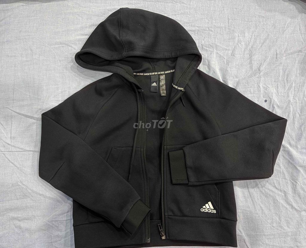 Áo khoác Adidas Vải Đen. Mua bán Quần áo tại Quận Cẩm Lệ Đà Nẵng được đăng bởi Thienthangiangtran31 hình 1