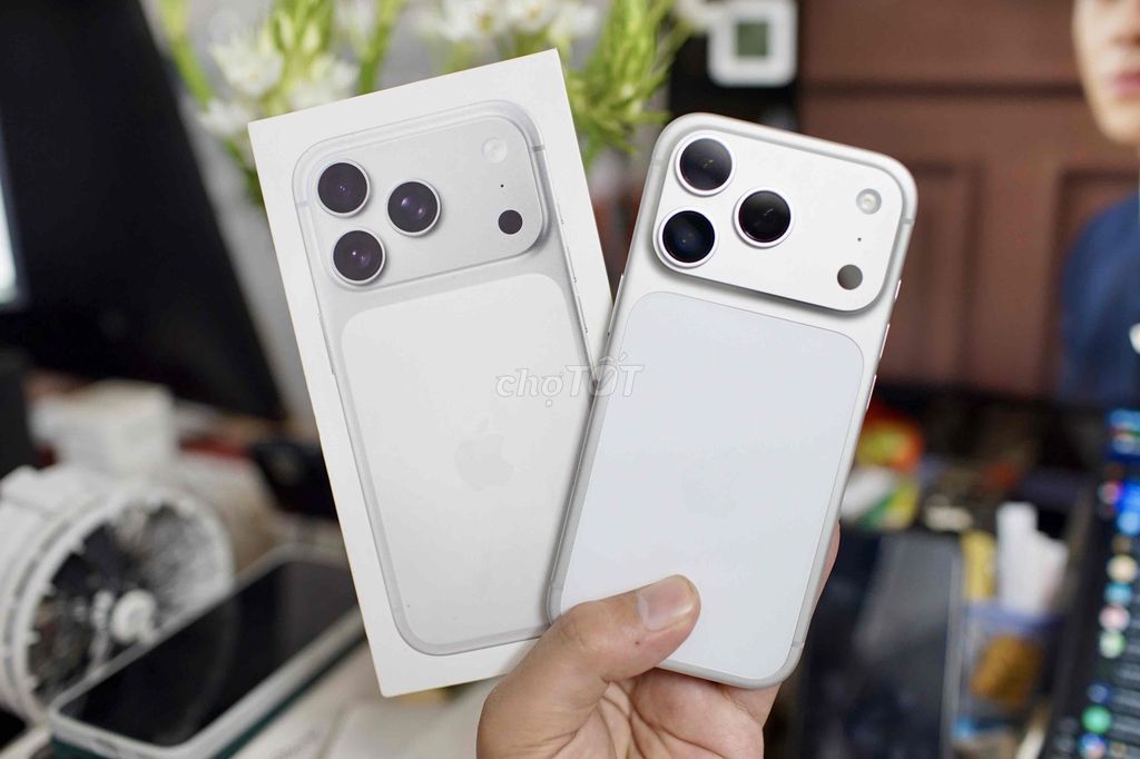 iPhone 17 Pro silver 256GB - chính hãng VN act gần. Mua bán Điện thoại tại Quận 5 Tp Hồ Chí Minh được đăng bởi Lê Trọng Tấn hình 1