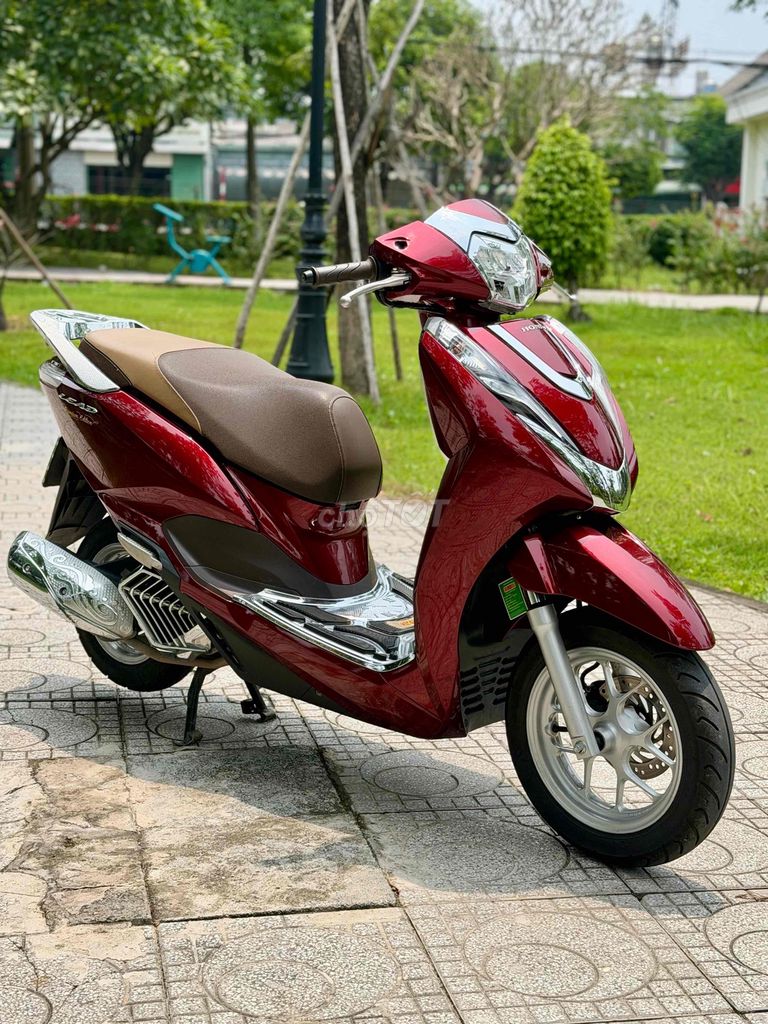 Honda Lead 4val 2024 odo 12000 km