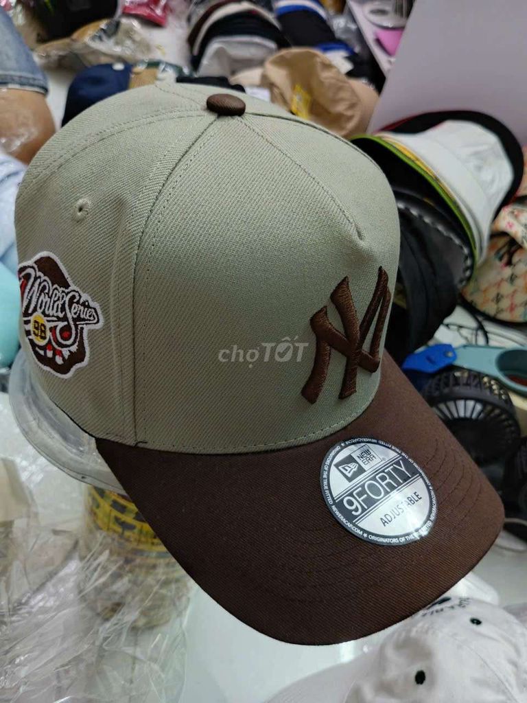 Mũ lưỡi trai New Era 9FORTY Nâu be. Mua bán Phụ kiện thời trang khác tại Thành phố Bến Tre Bến Tre được đăng bởi ĐỒNG HỒ WATCH BẾN TRE hình 1