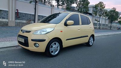 Hyundai i10 Số tự động Vàng kem