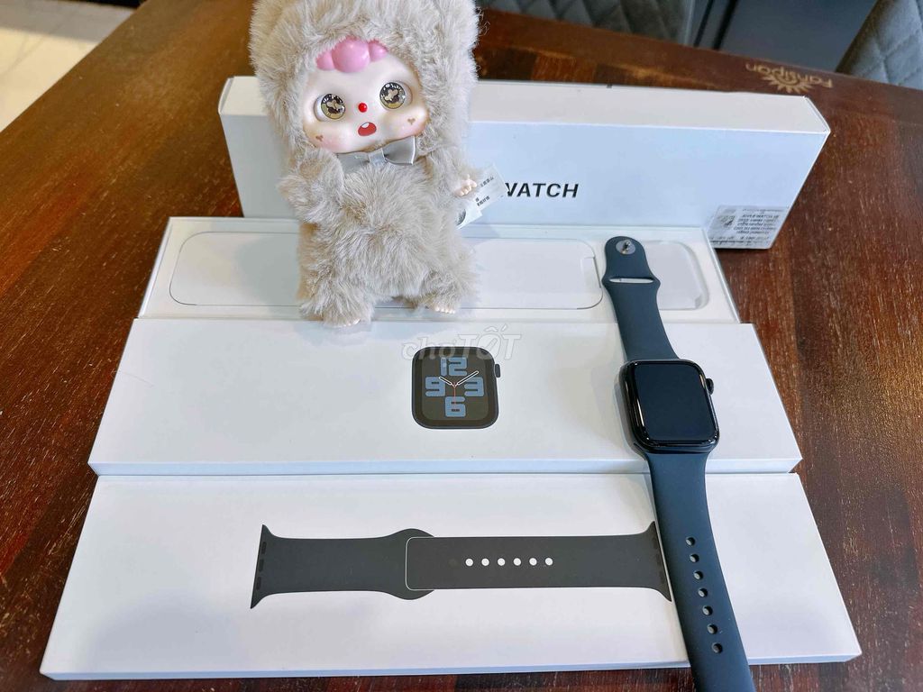 apple watch se2-44mm đen fulbox pin 99 máy đẹp