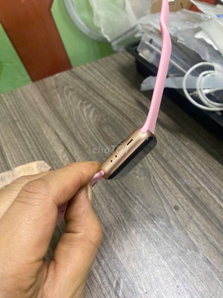 Apple watch series 3 38mm  nhôm  vằng  zin. Mua bán Thiết bị đeo thông minh tại Quận Thanh Xuân Hà Nội được đăng bởi nguyễn văn tuân apple  hình 3