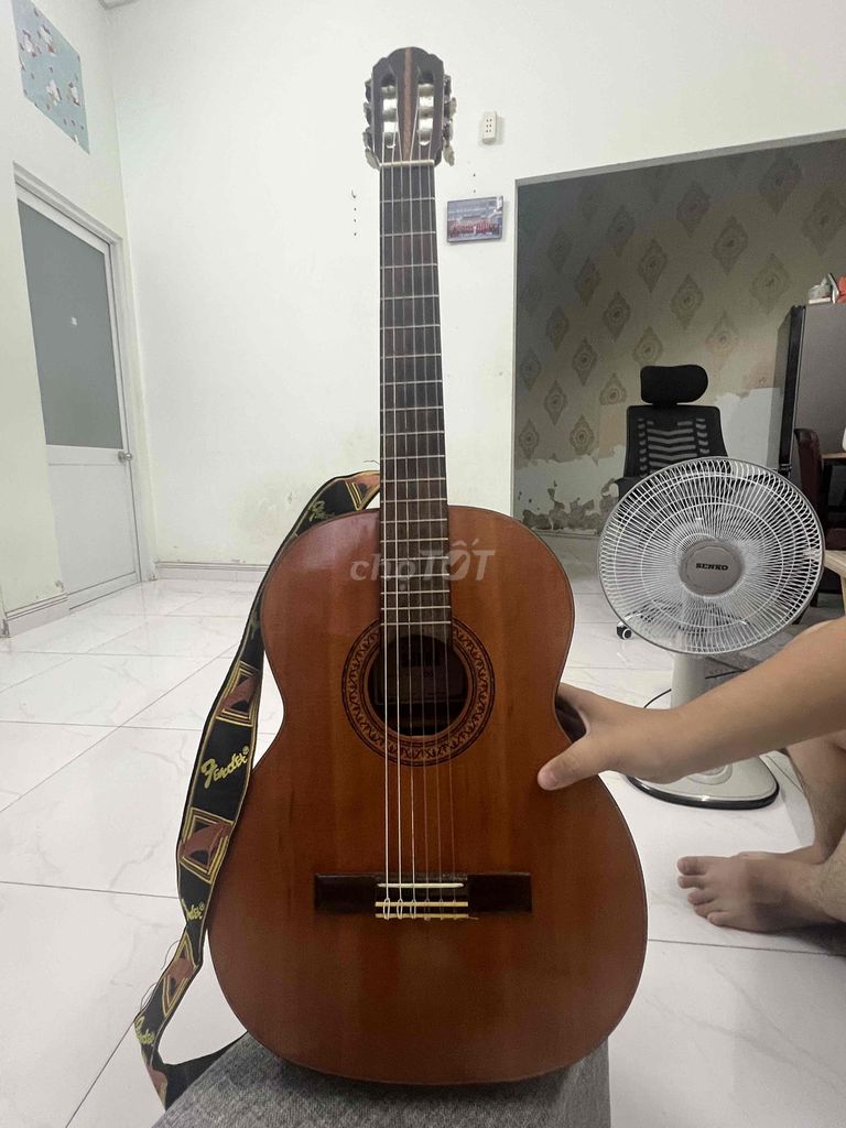 Đàn Guitar Nhật được tặng mình bán giá rẻ