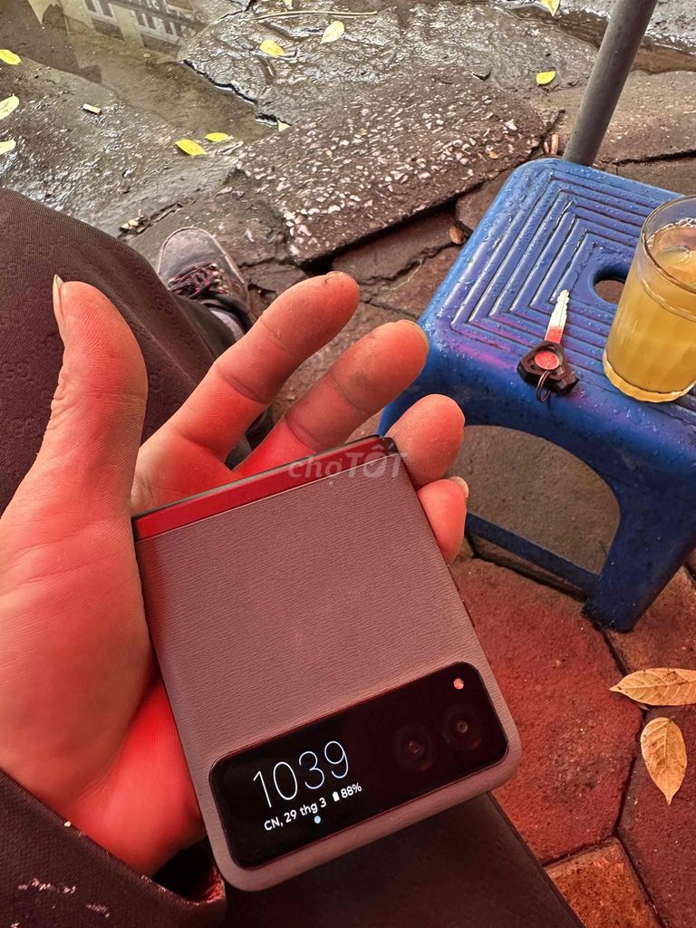 Motorola Razr Xám Đã sử dụng. Mua bán Điện thoại tại Quận Hoàn Kiếm Hà Nội được đăng bởi nguyên hình 1
