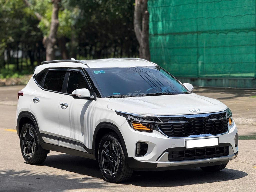 Kia Seltos 1.5 Premium 2024 Form mới-6000km. Mua bán Ô tô tại Thành phố Dĩ An Bình Dương được đăng bởi Siêu Thị Ô Tô Bình Dương  hình 3