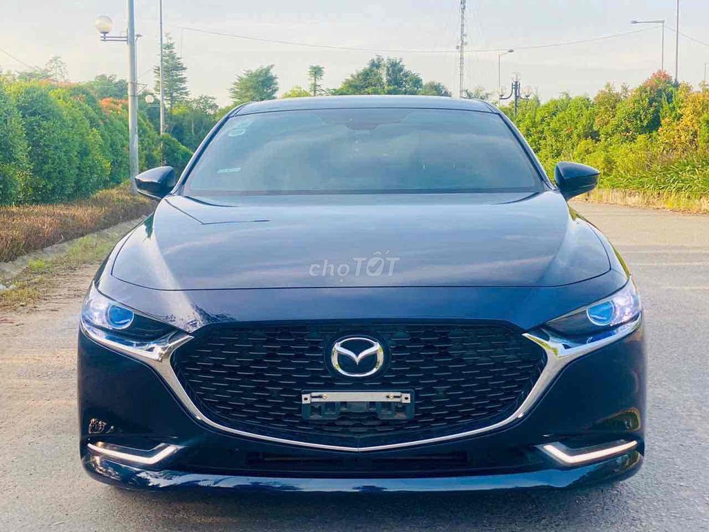 Mazda 3 Luxury 1.5 AT sản xuất 2022 xanh cavansite