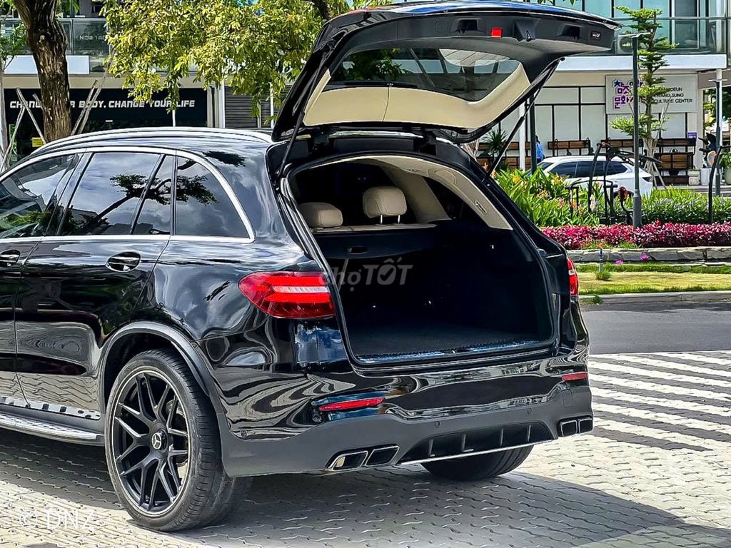Mercedes Benz GLC250 4MATIC model 2020. Mua bán Ô tô tại Quận 7 Tp Hồ Chí Minh được đăng bởi JENNIE hình 11
