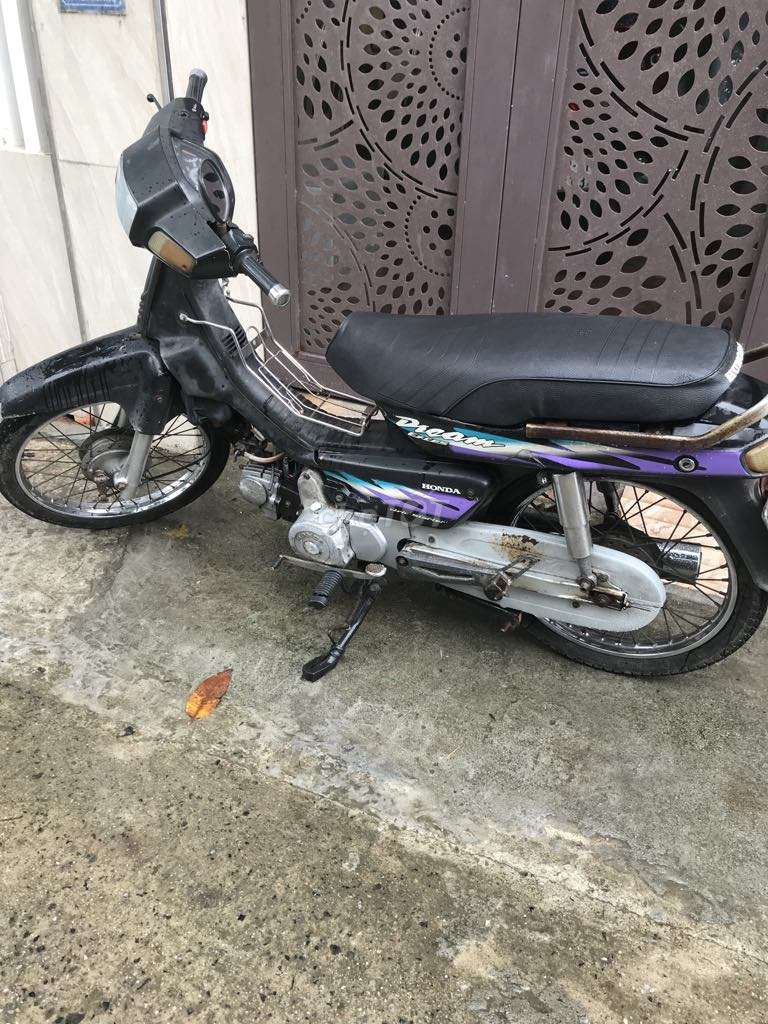 Honda Dream чёрный, мотоцикл с коробкой передач