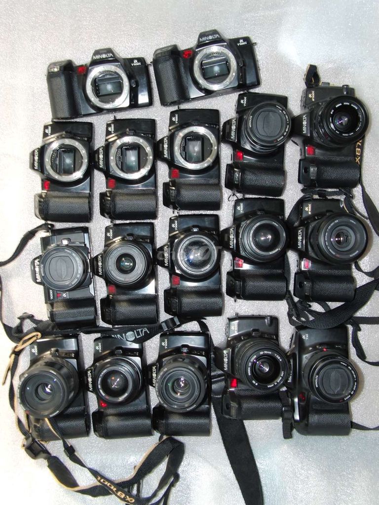 12 Bộ +4body Sống 100% .Máy ảnh film. Mua bán Máy ảnh, Máy quay tại Quận Cầu Giấy Hà Nội được đăng bởi Nguyễn Hoàng Đạt hình 1