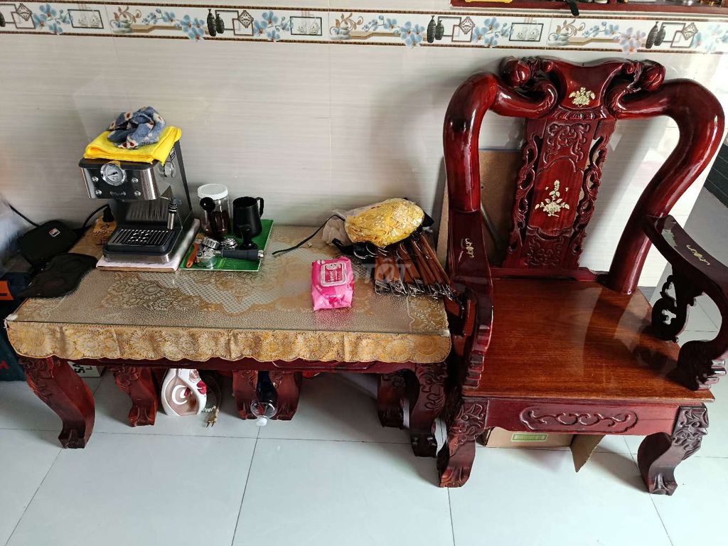 Bộ bàn ghế gỗ cổ điển. Mua bán Bàn ghế tại Huyện Cần Đước Long An được đăng bởi Khanh Trần hình 1