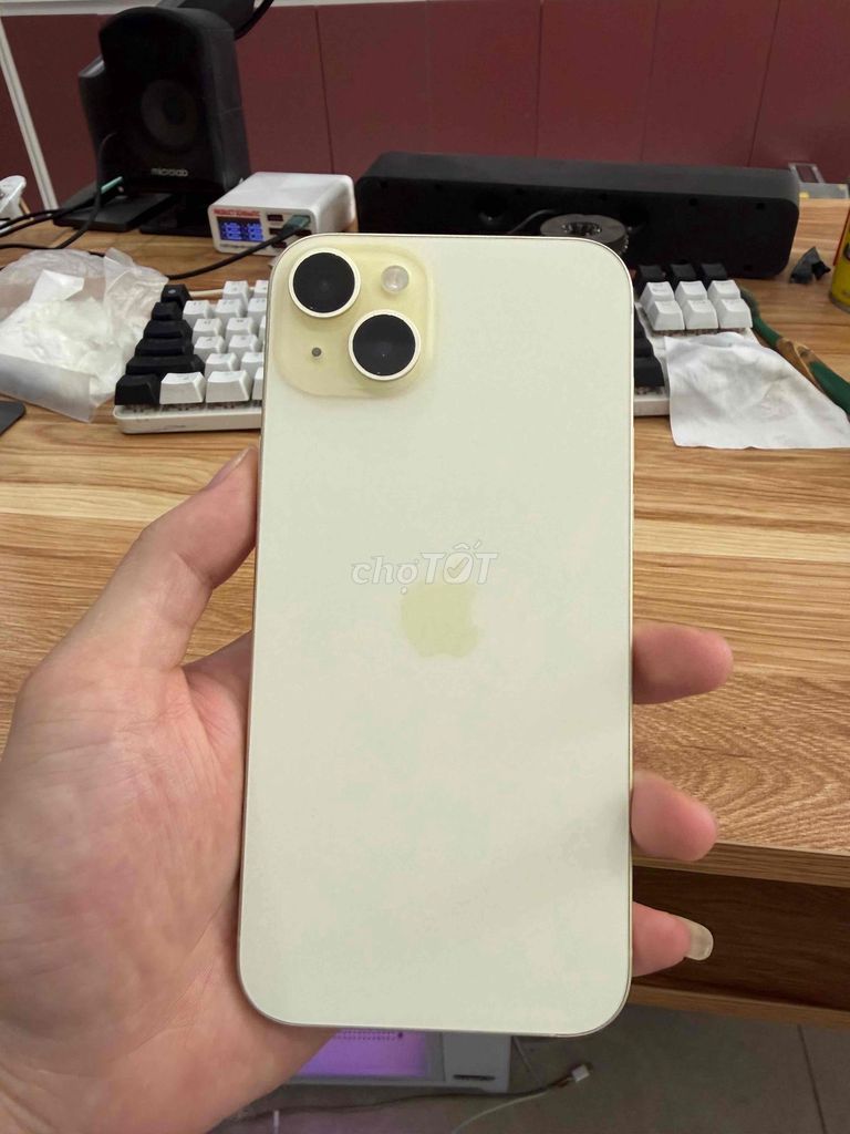 Apple iPhone 15 Plus 128GB Vàng Hàn Quốc Like New. Mua bán Điện thoại tại Quận Nam Từ Liêm Hà Nội được đăng bởi Trịnh Xuân Thắng hình 1