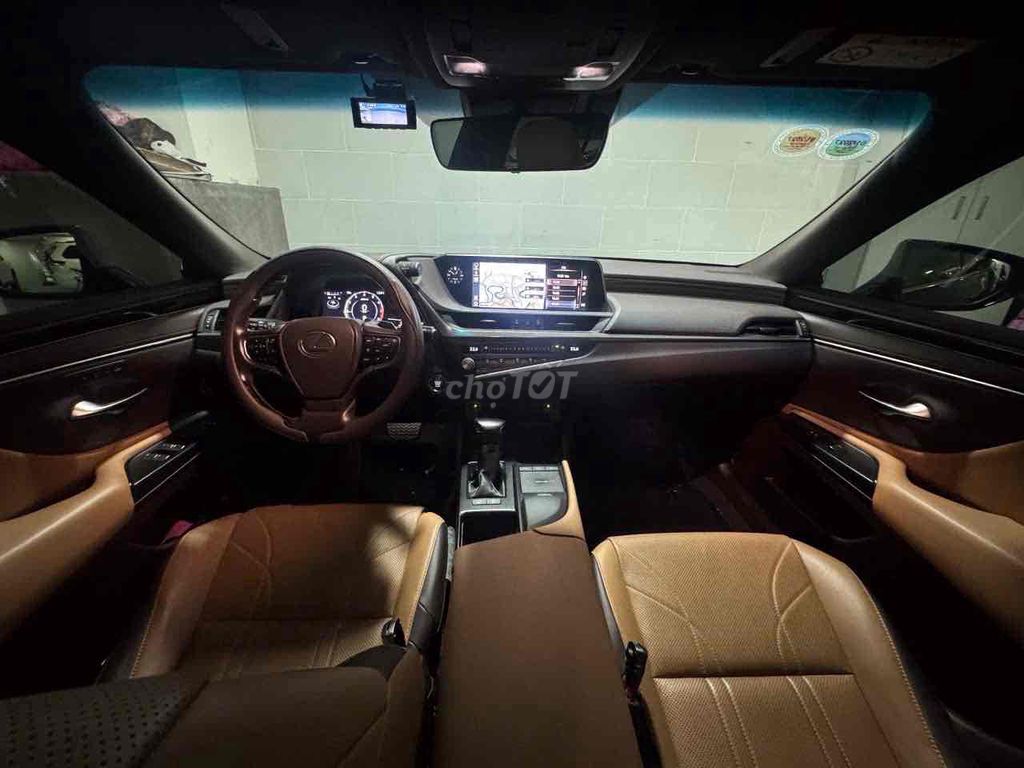 Lexus ES250 2020 Синий, автомат 8-ступ.
