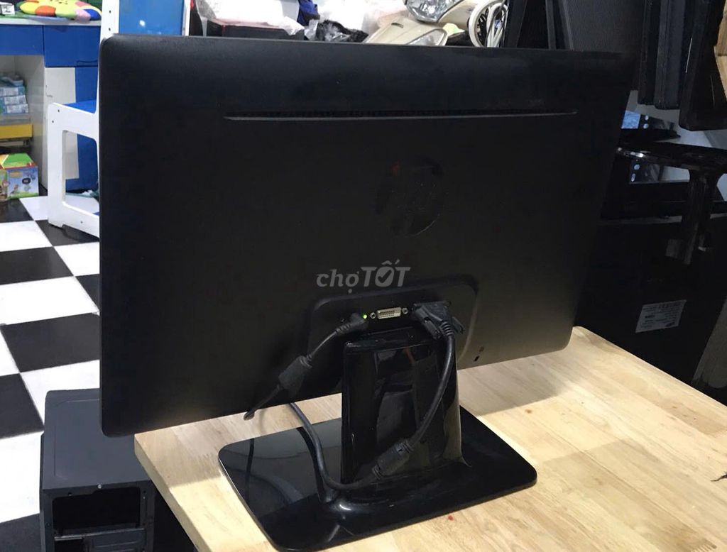 Màn hình 20 in HP Led sáng đẹp sạch sẻ. Mua bán Phụ kiện (Màn hình, Chuột...) tại Quận 3 Tp Hồ Chí Minh được đăng bởi Anh Dũng hình 3