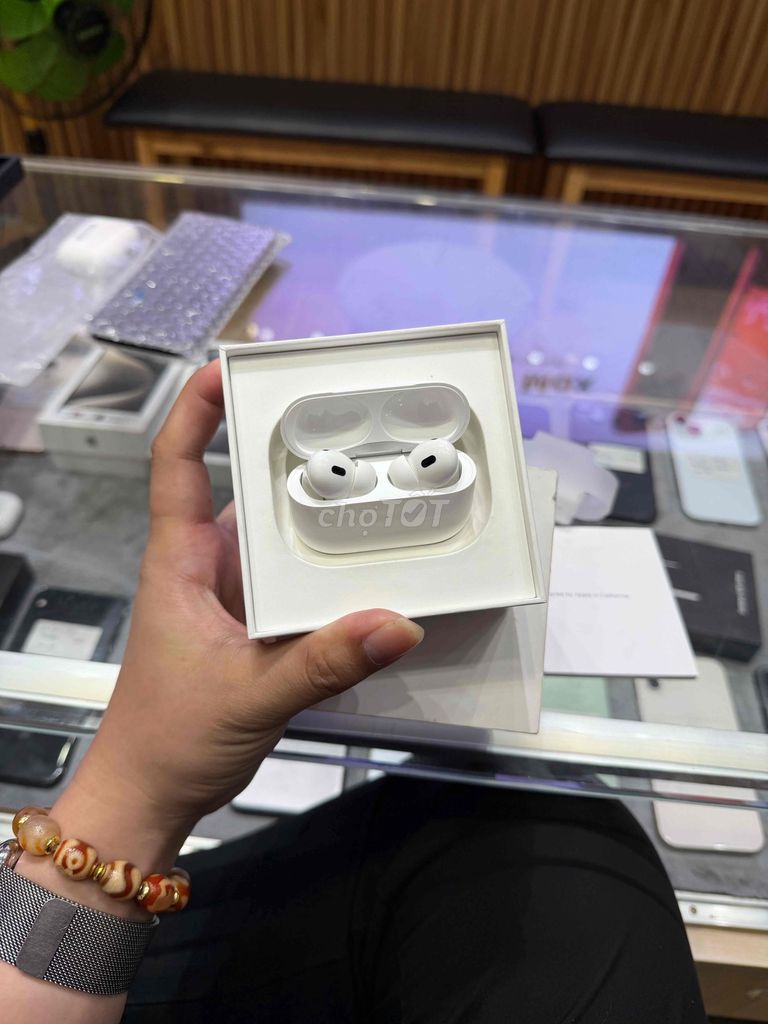 Airpods Pro gen 2 Tye-C Fullbox. Mua bán Tivi, Âm thanh tại Quận Gò Vấp Tp Hồ Chí Minh được đăng bởi Võ Chí Bảo hình 1