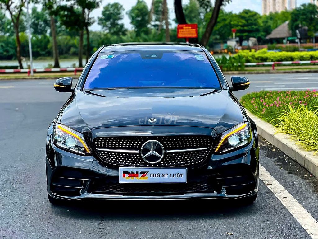 Mercedes Benz 2019 C300 AMG Full Option. Mua bán Ô tô tại Quận 7 Tp Hồ Chí Minh được đăng bởi JENNIE hình 1