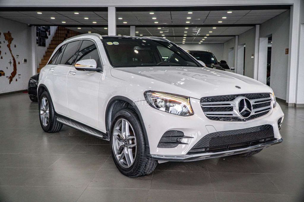 Mercedes-Benz GLC 300 4MATIC 2017, почти новый, 1 владелец
