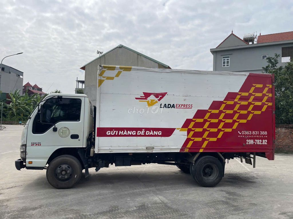 Xe tải ISUZU QKR270 THÙNG KÍN 1.9T 2021. Mua bán Xe tải, xe ben tại Huyện Đông Anh Hà Nội được đăng bởi Thắng Trần hình 1