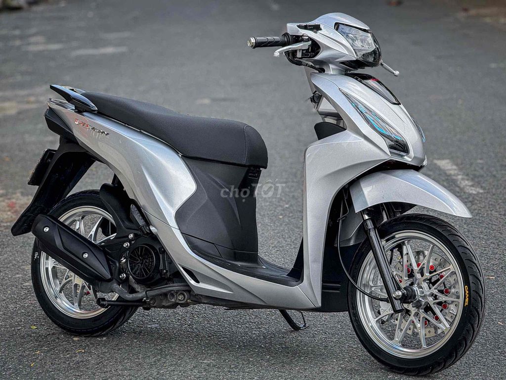 vison 2017 full kiễng bstp 9chủ nợ xấi trả 50% ạ. Mua bán Xe máy tại Quận Bình Tân Tp Hồ Chí Minh được đăng bởi Xe Máy Qúy Le hình 5