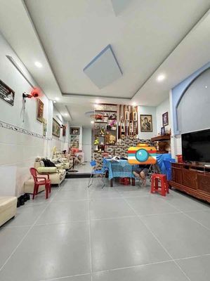 NỞ HẬU 5M X 17M - GẦN CHỢ TÂN BÌNH - 3 TẦNG - NHÀ MỚI VÀO Ở NGAY