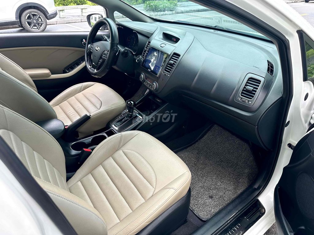 Kia Cerato 2018 1.6 AT Trắng Siêu Chất. Mua bán Ô tô tại Quận Hoàng Mai Hà Nội được đăng bởi Thang Pham hình 8