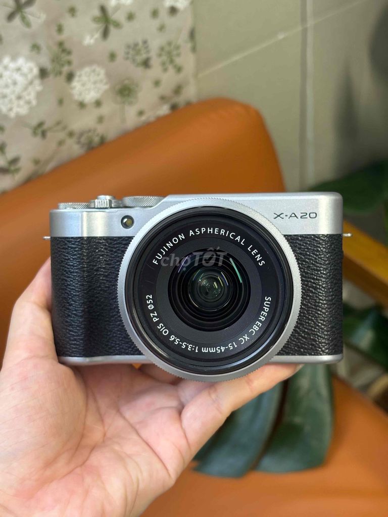 Máy ảnh Fujifilm XA20 Bạc Đã sử dụng. Mua bán Máy ảnh, Máy quay tại Quận 7 Tp Hồ Chí Minh được đăng bởi Lê Hoàng Như Quí hình 1