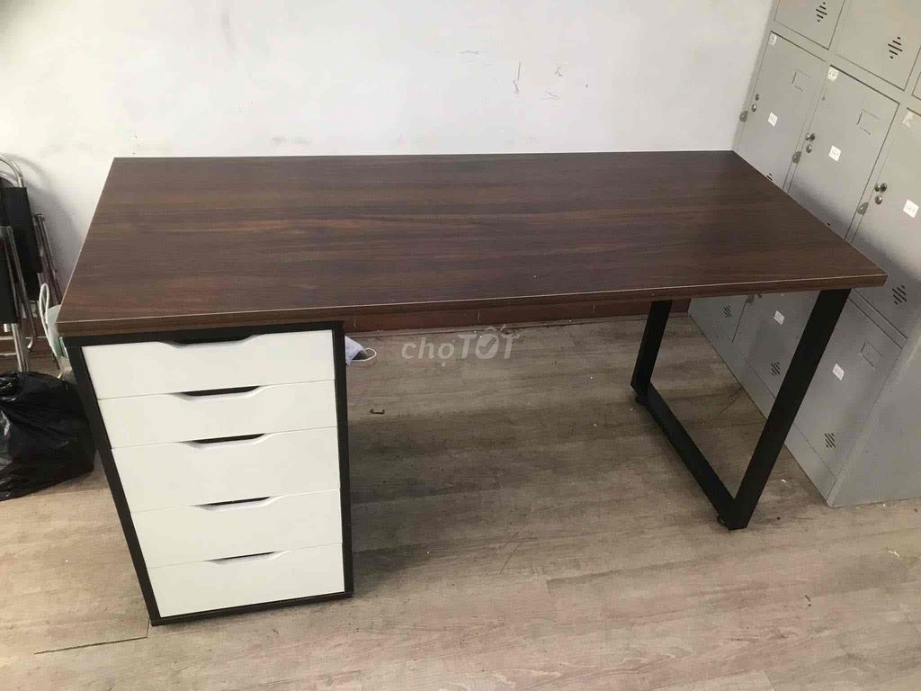 bàn ikea 1 hộc tủ và có làm kiểu 3 hộc giá phù hop