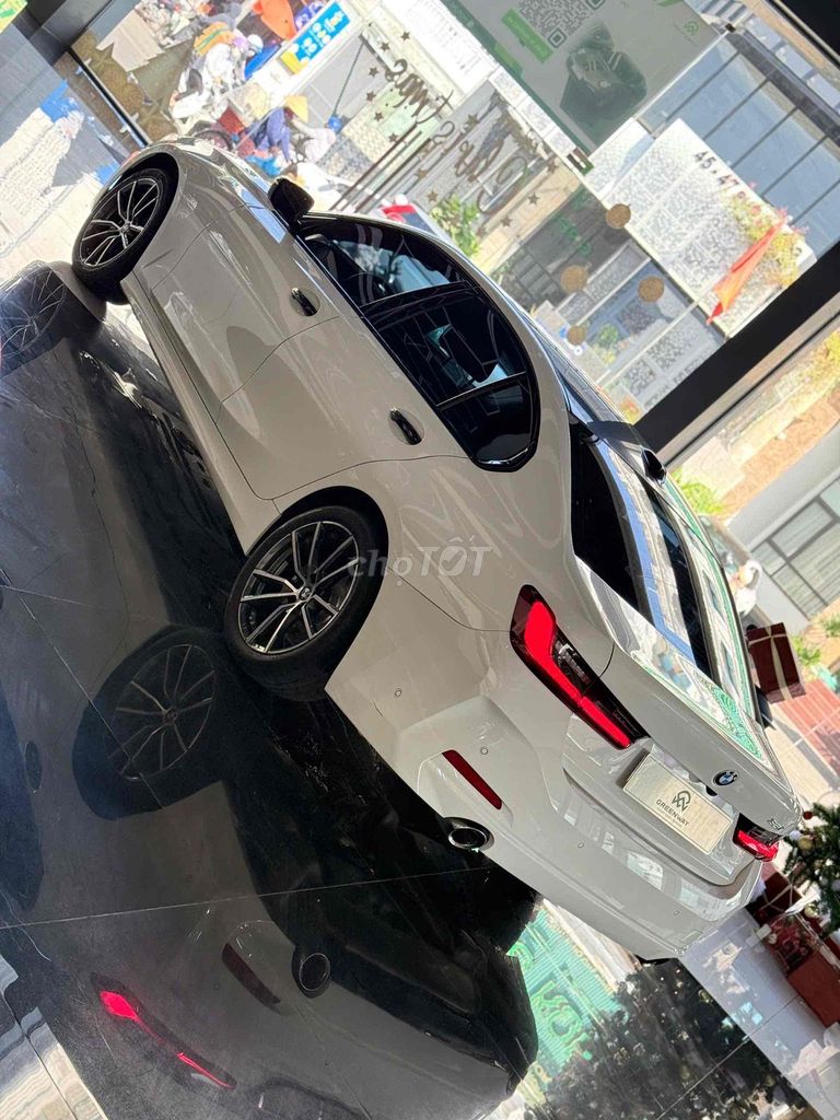 BMW 3 Series 2023 320i Sport Line. Mua bán Ô tô tại Quận Tân Bình Tp Hồ Chí Minh được đăng bởi GREENWAY AUTO hình 7